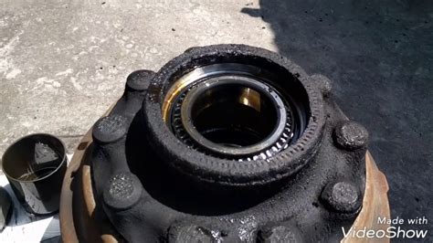 Differential Lock Yes. . Freightliner rear axle seal replacement